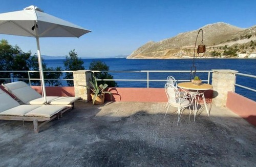 Symi Apartment | anoi tholos