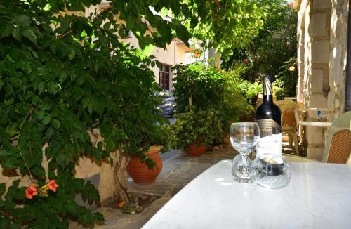 Palaiochora Hotel | Anonymous Homestay