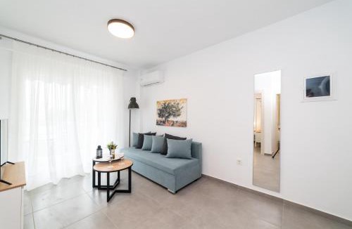 Paralia Ofryniou Apartment | Antigone Stay Complex by Horizon Homes