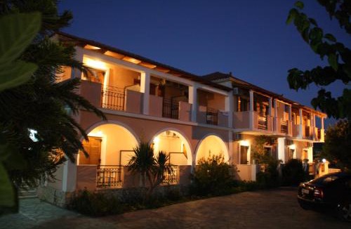 Alikanas Apartment | Antonio Studios