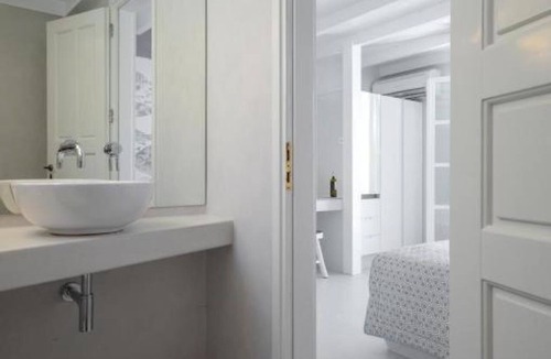 Old Town Naxos Hotel | Antony Suites Deluxe Double Room