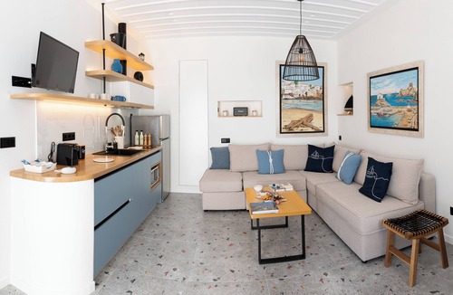 Paleopolis House | Apaggio Boutique House