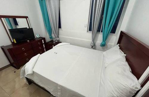 Azua Apartment | Apartamento pisó 1 parqueo, piscina, terraza y más
