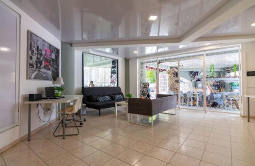 El Batey Apartment | Apartamentos in Condo Plaza Europa