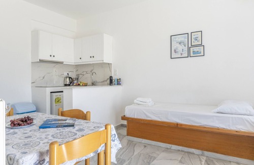 Ios Town Apartment | Apartment '5 Studio' with Sea View, Wi-Fi and Air Conditioning