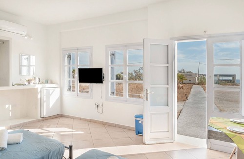 Perivolos House | Apartment "Aegean Blue Santorini Perivolos 1" with Sea View, Shared Terrace & Wi-Fi