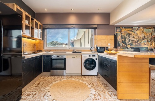 Archangelos Apartment | Apartment 'Afentika Grand Flat' with Mountain View, Wi-Fi and Air Conditioning