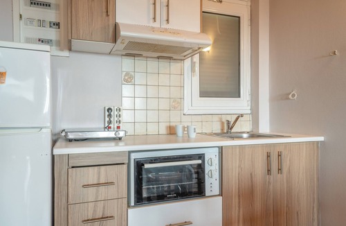 Foinikounta Apartment | Apartment 'Chroma' with Sea View, Wi-Fi and Air Conditioning