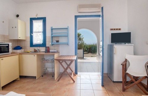 Santa Maria Apartment | Apartment 'Cielo Room 2' with Shared Terrace, Wi-Fi and Air Conditioning