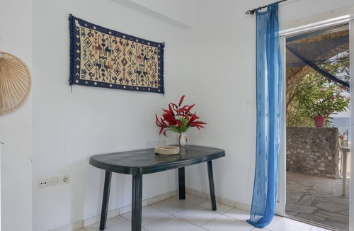 Mirties Apartment | Apartment 'D E D' with Sea View, Private Terrace and Wi-Fi