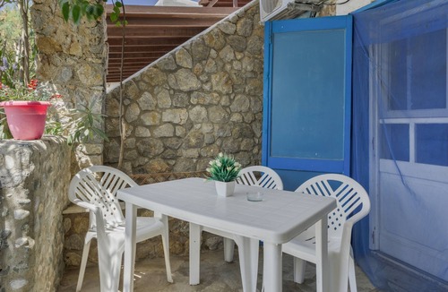 Mirties Apartment | Apartment 'D E D' with Sea View, Private Terrace and Wi-Fi