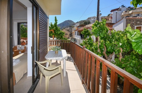 Mirtos Apartment | Apartment 'Deluxe Corner No 3' with Sea View, Wi-Fi and Air Conditioning