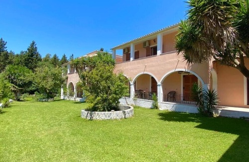 Termenades Apartment | Apartment Dora Pagoi 3 with Mountain View, Shared Garden & Wi-Fi