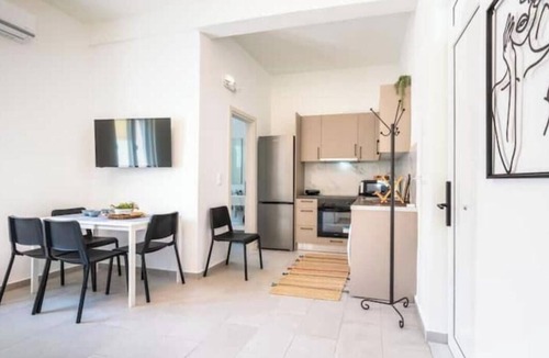Rhodes Town Apartment | Apartment 'Evan Suites No 2' with Wi-Fi and Air Conditioning