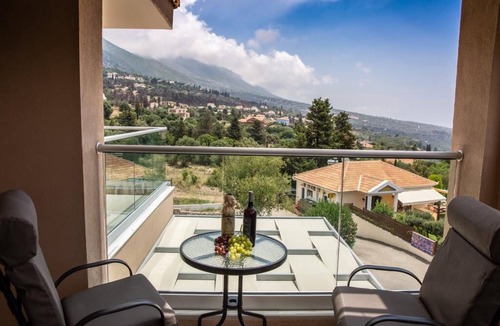 Lourdata Apartment | Apartment for 2 people with sea view 900 m from the beach