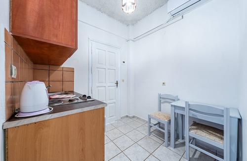 Marathias Apartment | Apartment 'Maltas' with Shared Terrace, Wi-Fi and Air Conditioning