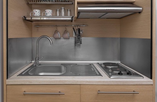 Archangelos Apartment | Apartment 'Mb Luxury Suites Charaki No 6' with Private Pool, Wi-Fi and Air Conditioning