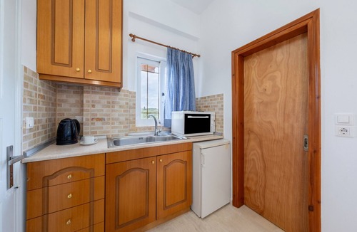 Kavos Apartment | Apartment 'Neptune' with Sea View, Shared Terrace and Wi-Fi