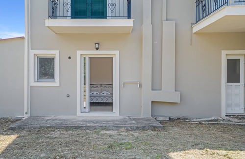 Sarlata Apartment | Apartment 'Panagis 1' with Mountain View, Wi-Fi and Air Conditioning