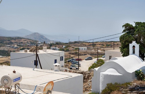 Amorgos Apartment | Apartment 'Politimi's Studio N4' with Mountain View, Wi-Fi and Air Conditioning
