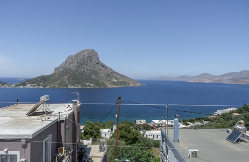 Mirties Apartment | Apartment 'Regina 1' with Sea View, Wi-Fi and Air Conditioning