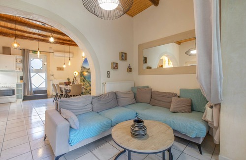Filaki Apartment | Apartment 'Rustic' with Mountain View, Wi-Fi and Air Conditioning