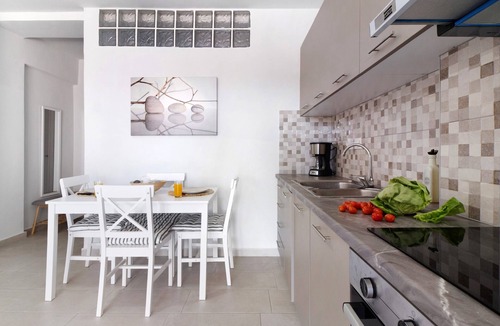 Nikiana Apartment | Apartment 'Sofia' with Sea View, Wi-Fi and Air Conditioning