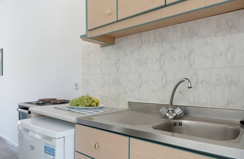 Panormos Apartment | Apartment 'Studio 1' with Mountain View, Wi-Fi and Air Conditioning