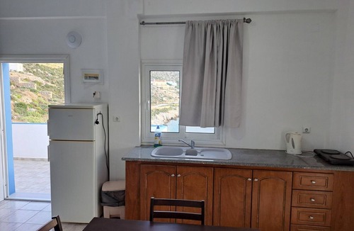 Vlychadia Apartment | Apartment 'Studio 4' with Sea View, Wi-Fi and Air Conditioning