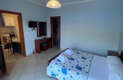 Vassiliki Apartment | Apartment 'Studios and Apartments Thomas 13' with Sea View, Wi-Fi and Air Conditioning
