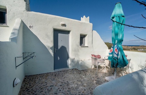 Galini Apartment | Apartment 'Studios Kapsali 1' with Sea View, Wi-Fi and Air Conditioning