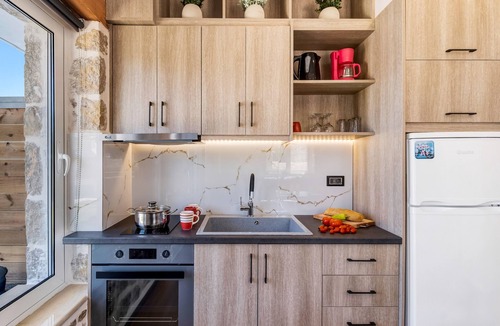 Tsoukaladhes Apartment | Apartment "Superior Apartment A" close to the Beach with Shared Pool & Wi-Fi