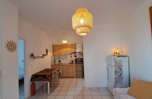 Megas Gialos House | Apartment 'Syros Mandala Studio-Zen' with Wi-Fi and Air Conditioning