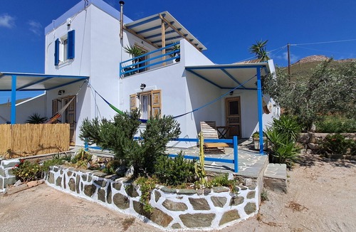 Megas Gialos House | Apartment 'Syros Mandala Studio-Zen' with Wi-Fi and Air Conditioning