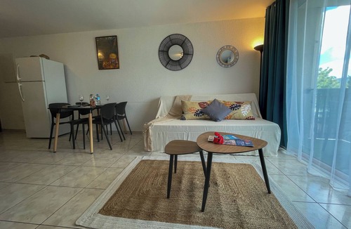 Pirae Apartment | Apartment Tahiti near hospital, wifi,A&C,Swimming pool