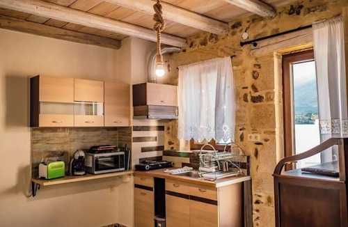 Kouroutai Apartment | Apartment 'Trouloto' with Mountain View, Wi-Fi and Air Conditioning