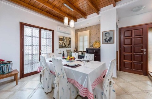 Koskinou Apartment | Apartment 'Villa Maria' with Private Garden, Wi-Fi and Air Conditioning