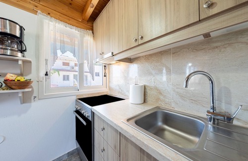 Vigla Apartment | Apartment 'Viola' with Mountain View, Wi-Fi and Air Conditioning