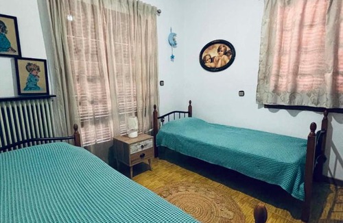 Lokroi Apartment | Apartment with Garden
