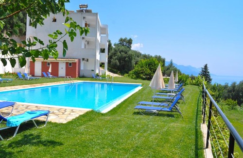 Sinarades Apartment | Apartments with pool "adonis"