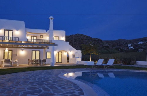 Maragas Villa | Aqua Breeze Villas Naxos