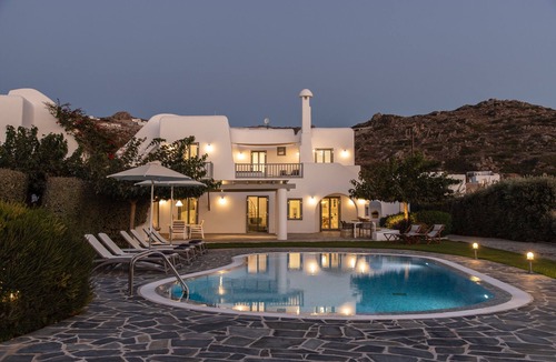 Maragas Villa | Aqua Breeze Villas Naxos