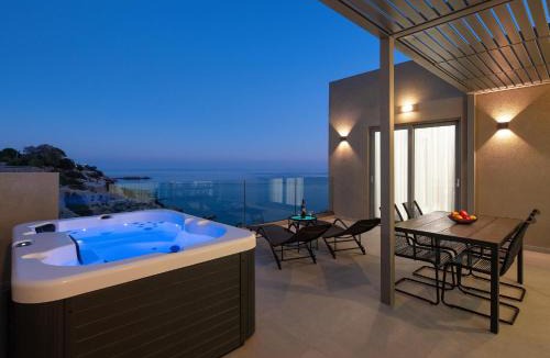 Stegna Apartment | Aquamarine Luxury Suites - Stegna - Beachfront, Jacuzzi , Smart Home, Great View