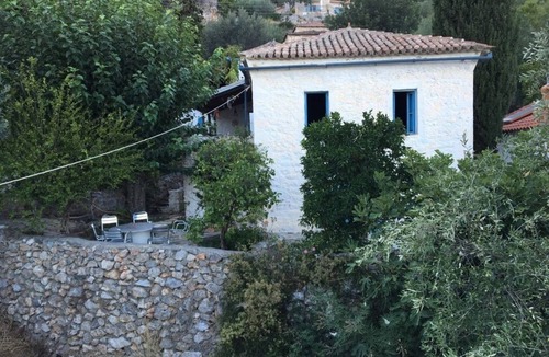 Tiros House | Arcadia, an idyllic, original, traditional farmhouse