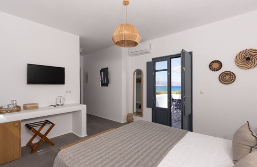 Plaka House | Archon Seaside Retreat
