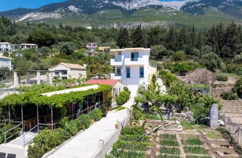 Lourdata Apartment | Aridas at the Beach