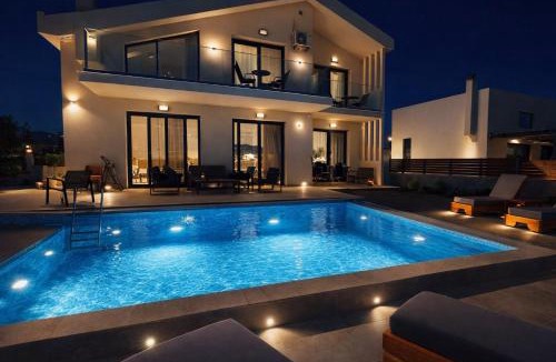 Agrilia Villa | Arilena Exclusive Villa - 4BR with Private Pool by Villa Mana Gers