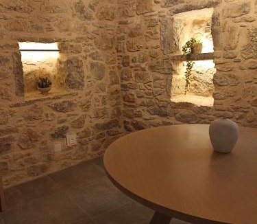 Mesta House | Armathia Accommodation