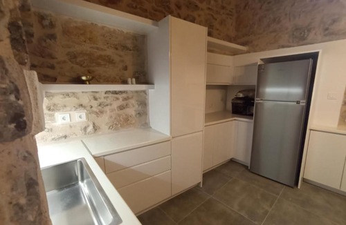 Mesta House | Armathia Accommodation