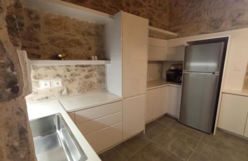 Mesta House | Armathia Accommodation